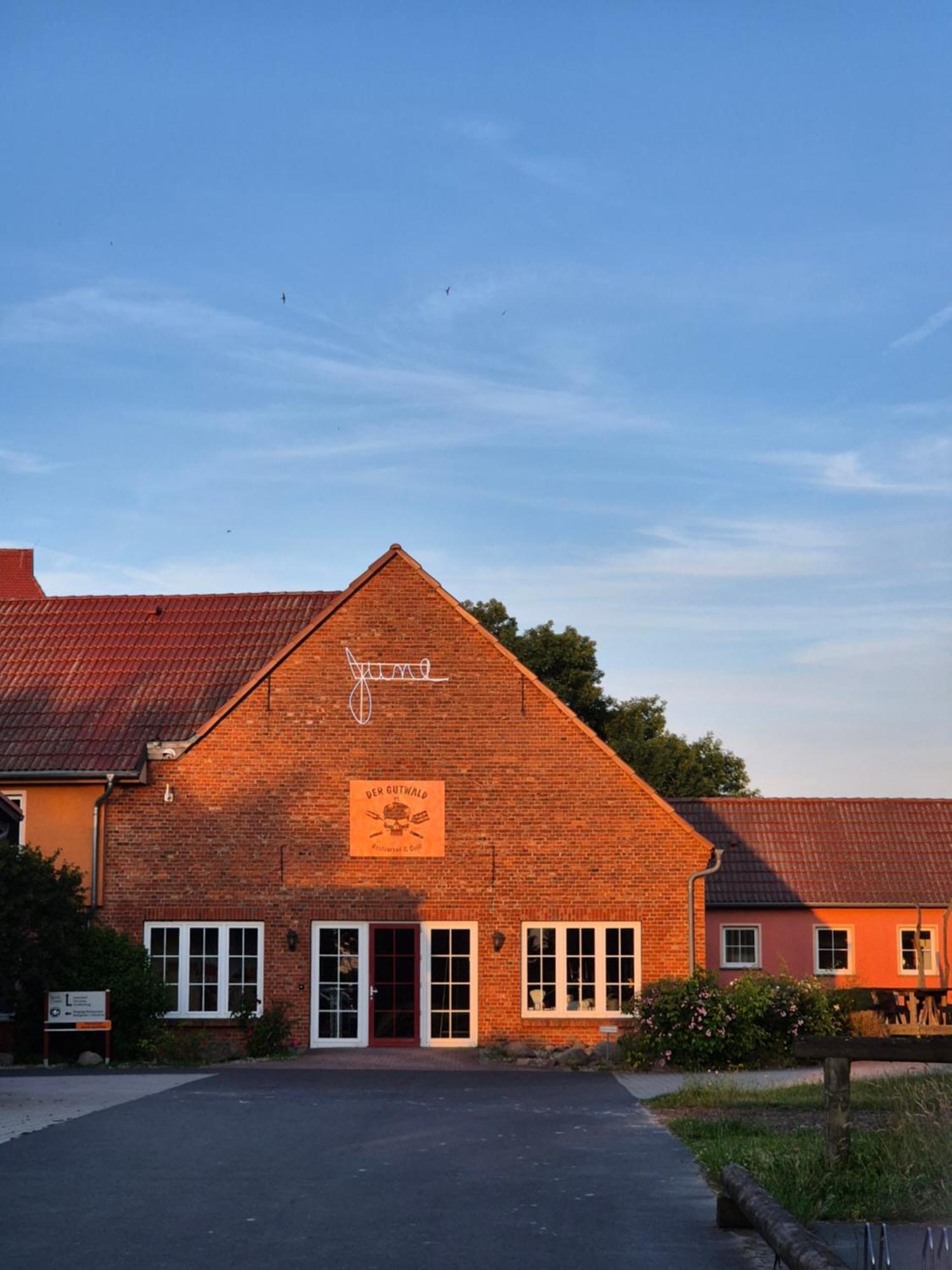Project June - Ehemals Landgasthof Jueterbog Dış mekan fotoğraf
